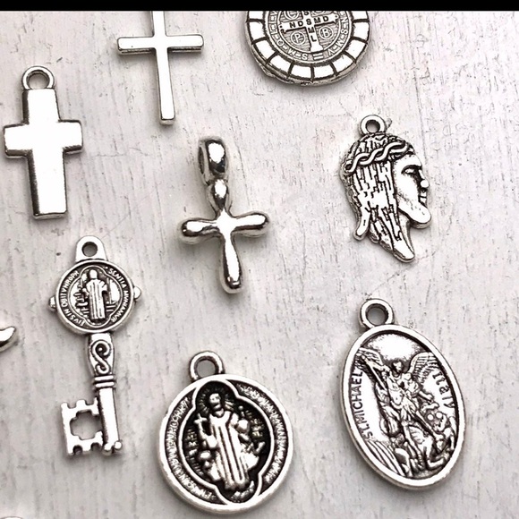 40pc Religious Charms Bracelets Keychains DIY Jewelry Making Crafting Lot Bundle - Picture 7 of 12